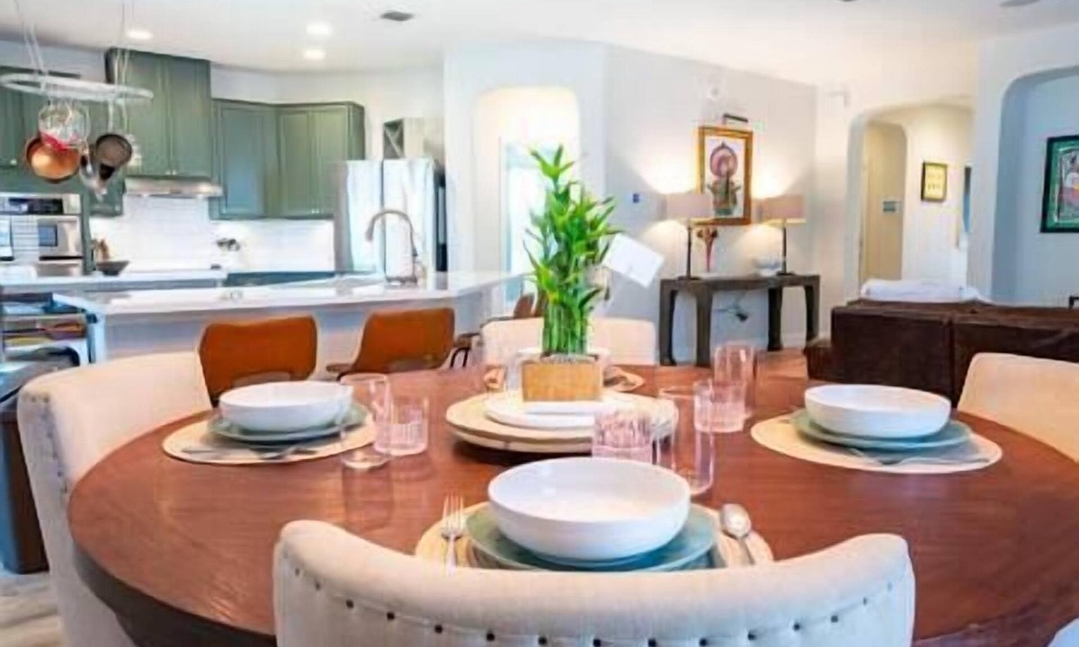 Wetmore House | JW Marriott-2 HOMES+Yard-Arcade-Grill-Sleeps 20