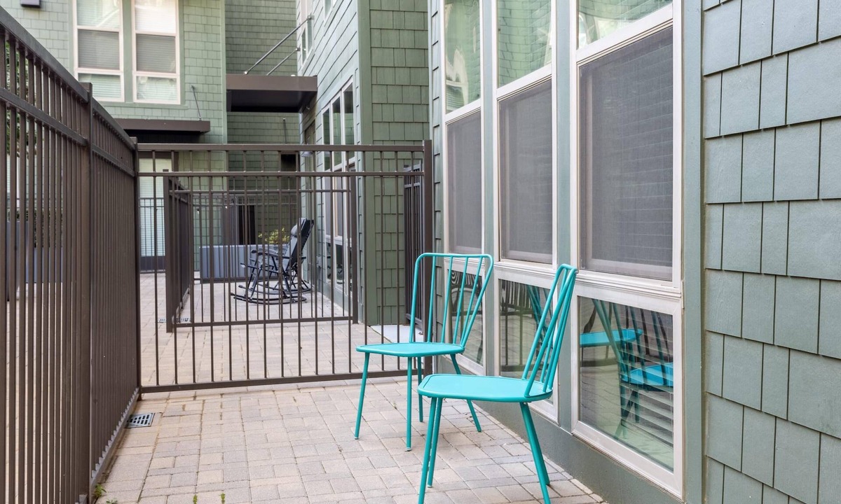 Northeast Dallas Villa | Kasa | Family Friendly Space Minutes to Echo Theatre & Nightlife | Dallas