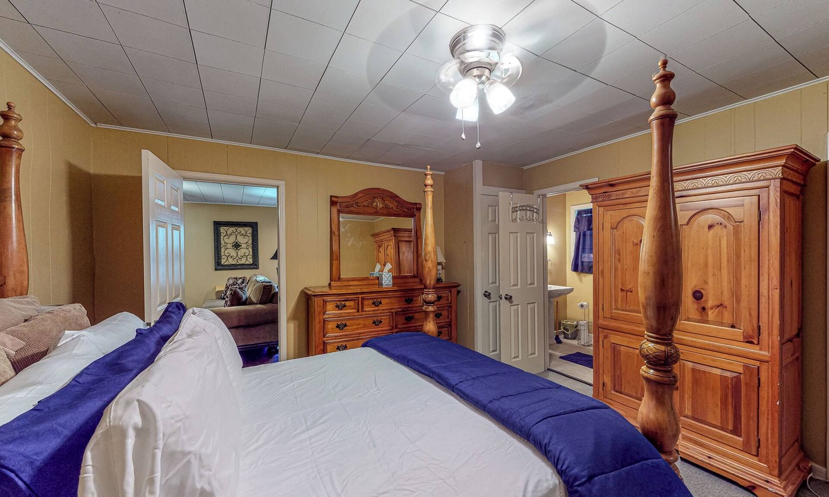 Avinger House | ‘Keepin’ it Reel’ Retreat Near Lake O’ the Pines