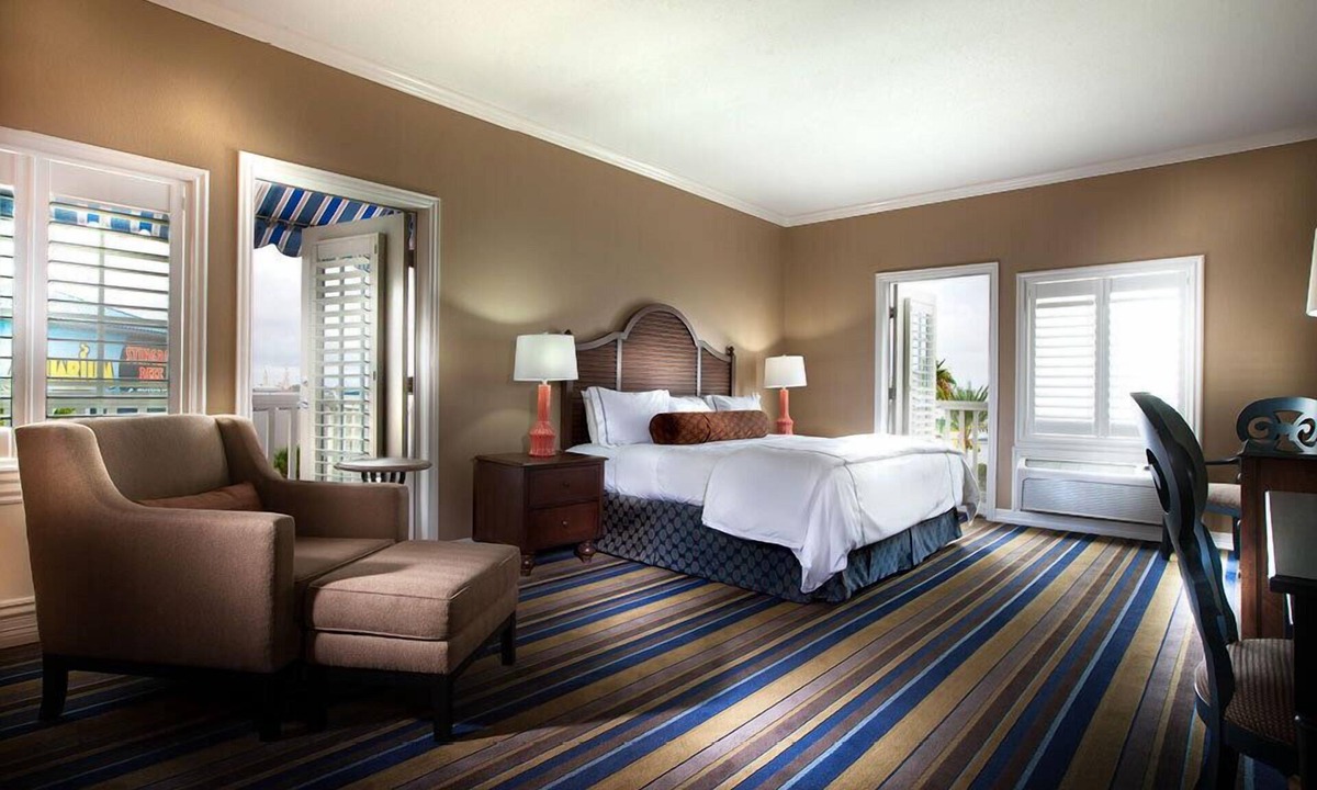 Clear Lake Shores Hotel | Kemah Boardwalk Inn