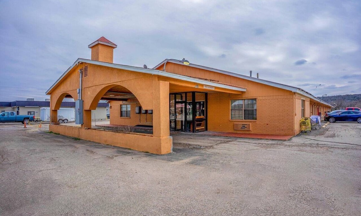 Mineral Wells Apartment | King Bed Non-Smoking
