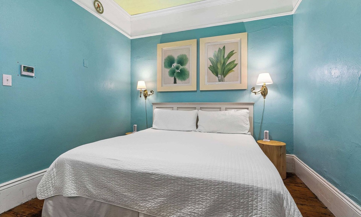 Faubourg Marigny Hotel | King Courtyard Room - Located in the historic B &W Courtyards Inn