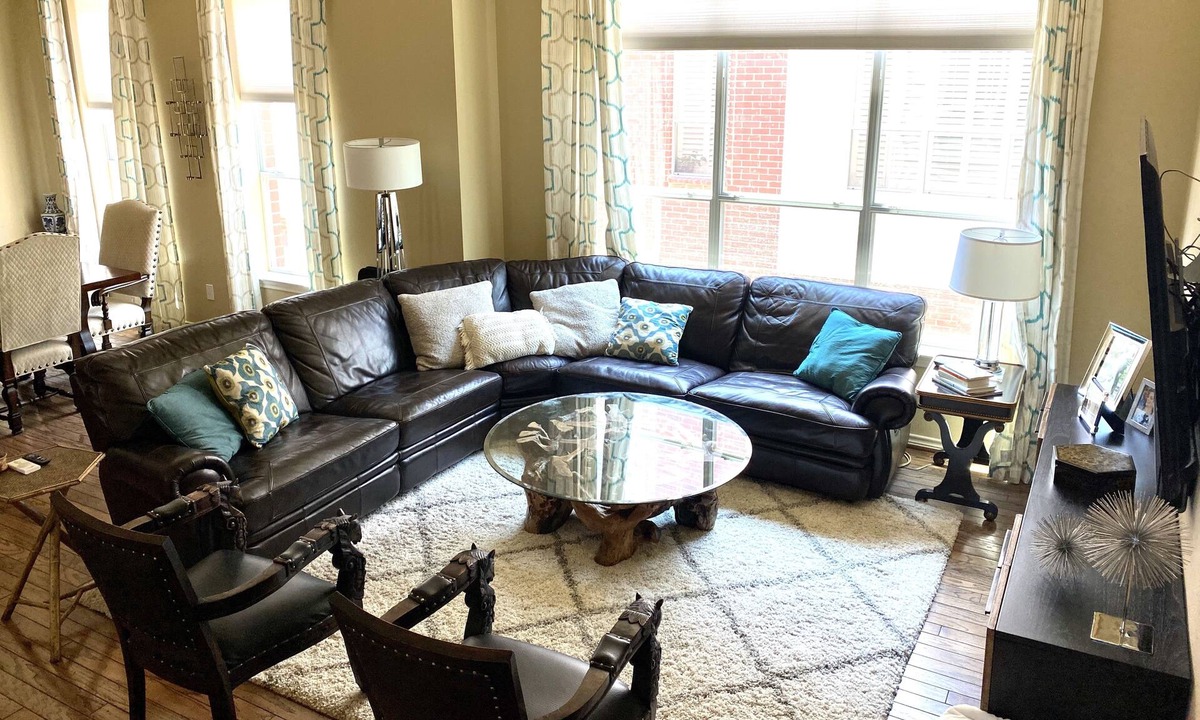 Knox - Henderson House | Knox/Henderson Large Townhouse Near Highland Park