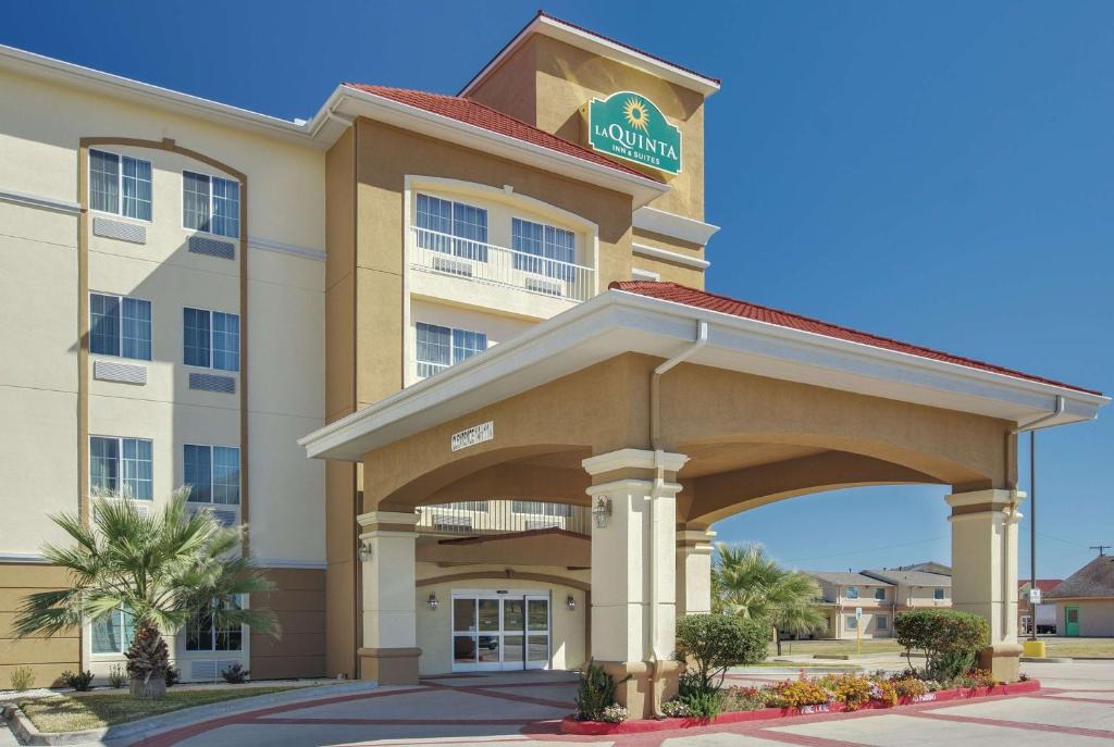 Corsicana Hotel | La Quinta by Wyndham Corsicana