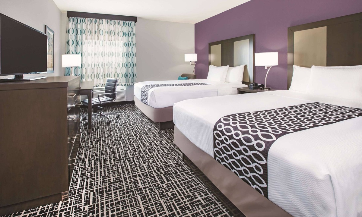 The Colony Hotel | La Quinta Inn & Suites by Wyndham Dallas Plano - The Colony