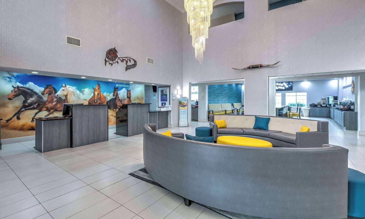 Weatherford Hotel | La Quinta Inn & Suites by Wyndham Weatherford