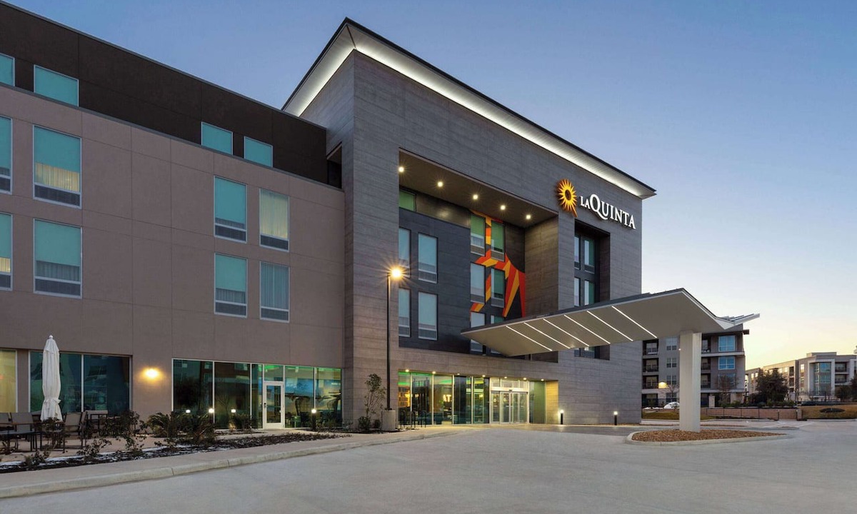 Forest Crest Hotel | La Quinta Inn & Suites By Wyndham San Antonio At The Rim