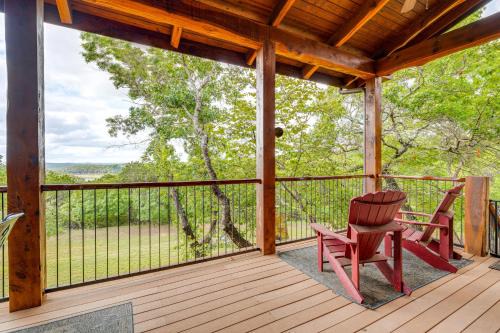 Jonestown House | Lake Travis Views! Hollows Cabin, Pools, Sleeps 10