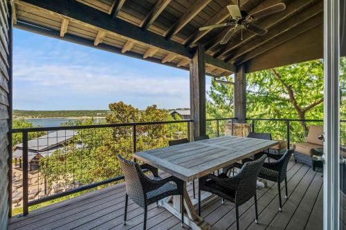 Spicewood Villa | Lake Travis Views - 5BR - BBQ - Pickleball