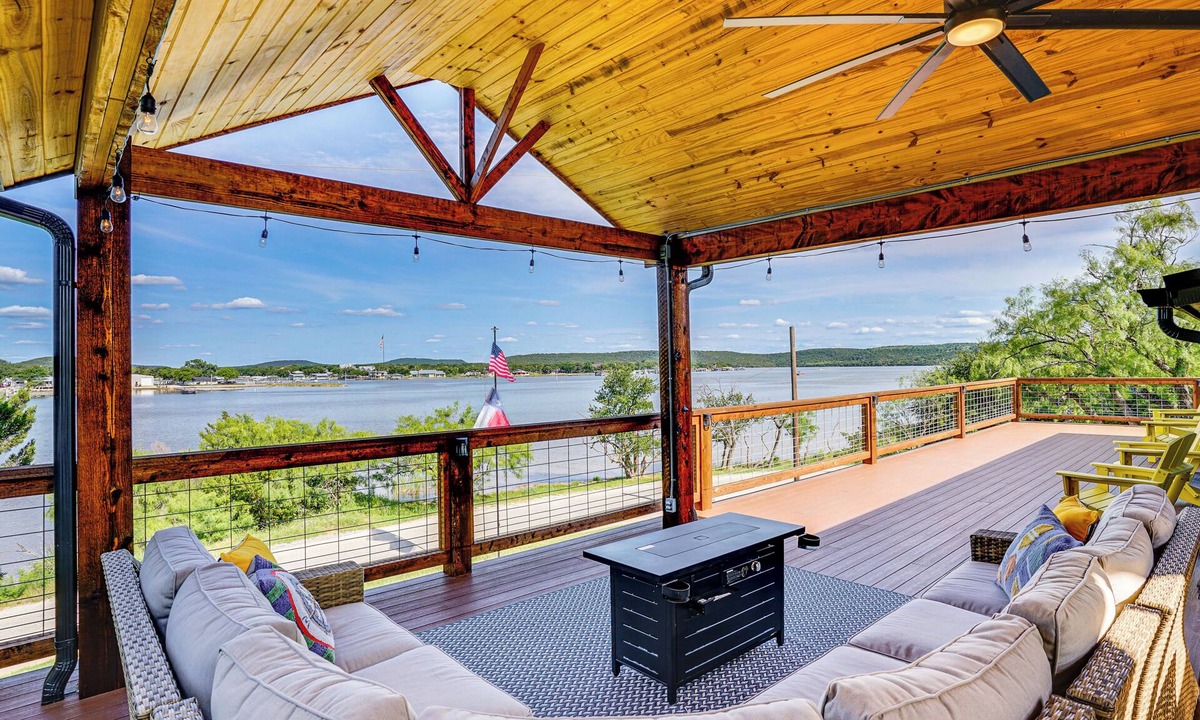 Graham House | Lake View + Huge Deck: Cozy Possum Kingdom Retreat
