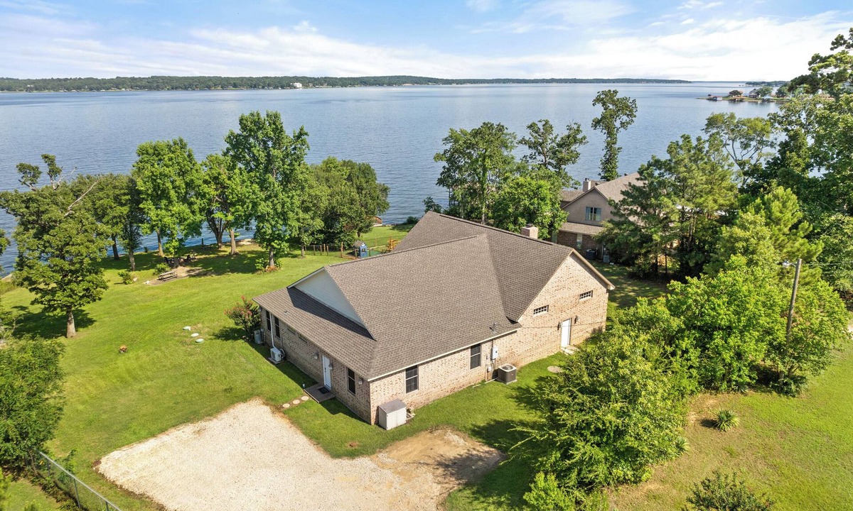 Chandler House | Lakefront Home! Relax and Enjoy Wide Open Views of Lake Palestine!