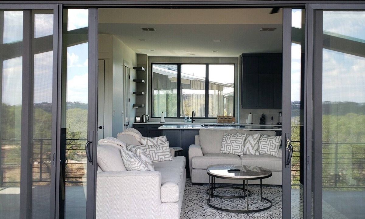 Spicewood Condo | Lakefront Luxury Retreat: 3BR Condo with Stunning Hill Country Views