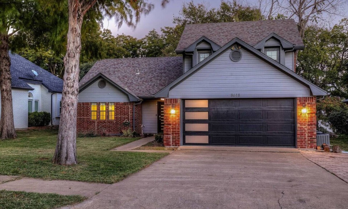 Rowlett House | Lakeside Elegance Chic 3BR 2.5B