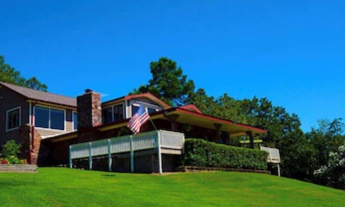 Vian House | Lakeview Home with Pool on beautiful Lake Tenkiller Oklahoma