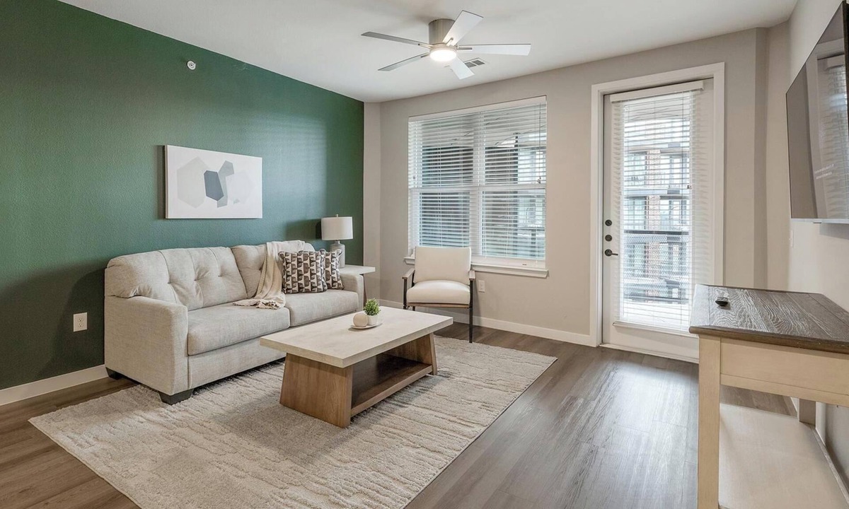 Deep Ellum Apartment | Landing | Incredible 3BD, Gym, Rooftop Lounge