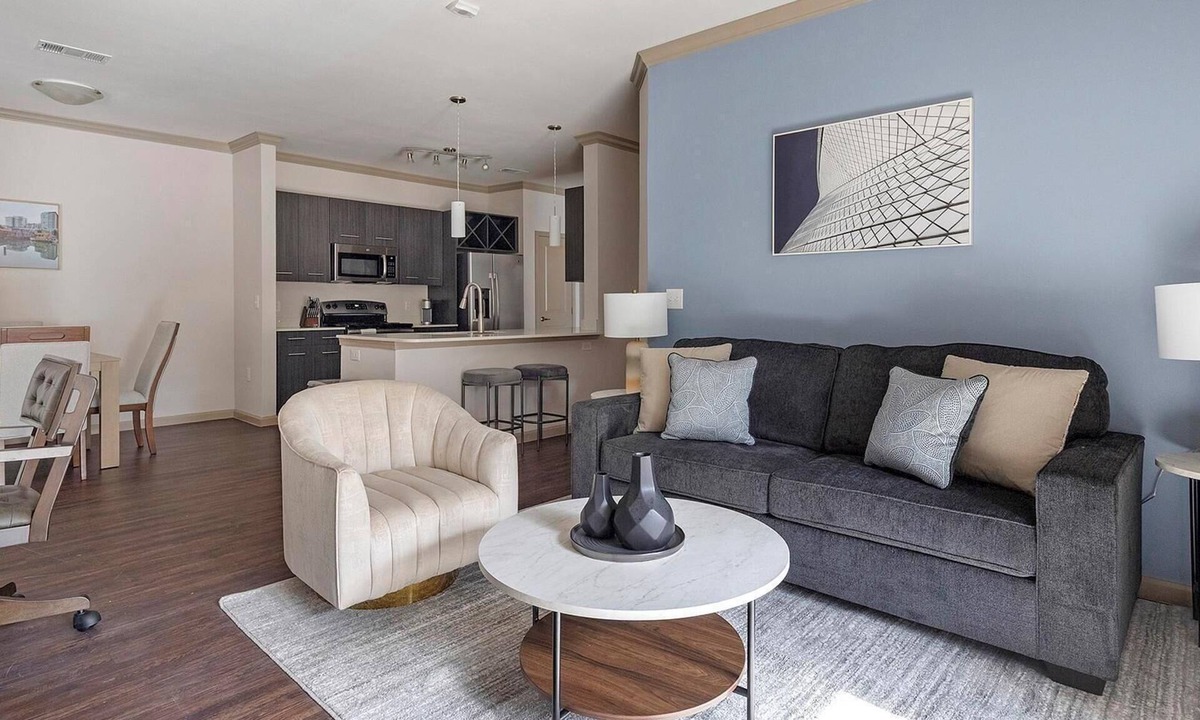 Wetmore Apartment | Landing | Stunning 2BD, Gym, Yoga Studio