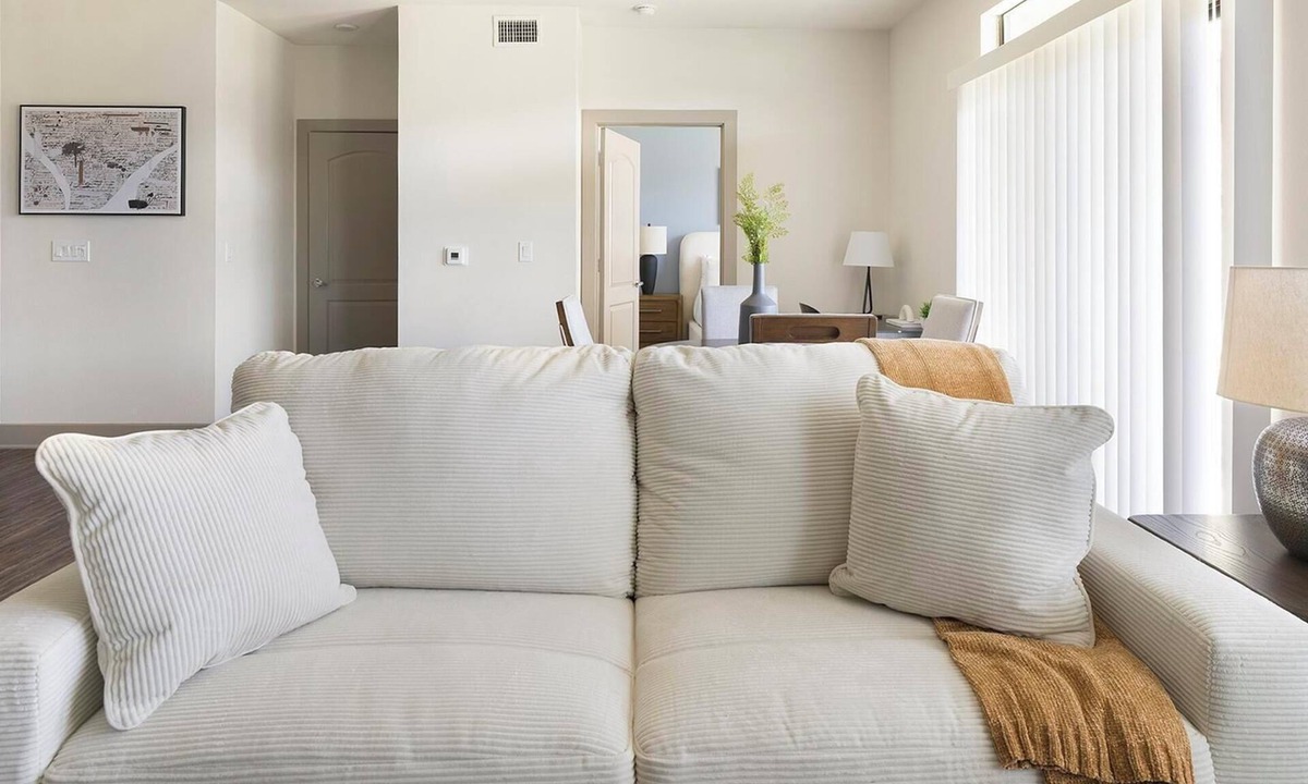 Klein Apartment | Landing | Stunning 2BD, Gym, Clubhouse