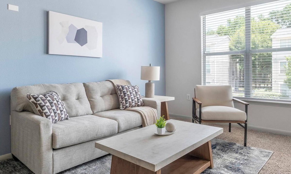 Humble Apartment | Landing | Stunning 2BD, Gym, Yoga Studio