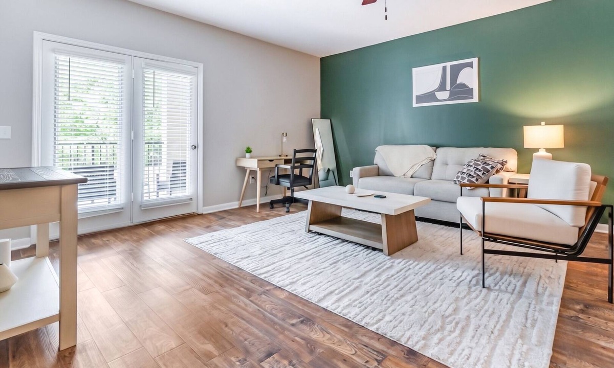 Biloxi Apartment | Landing | Stunning 3BD, Gym, Pool