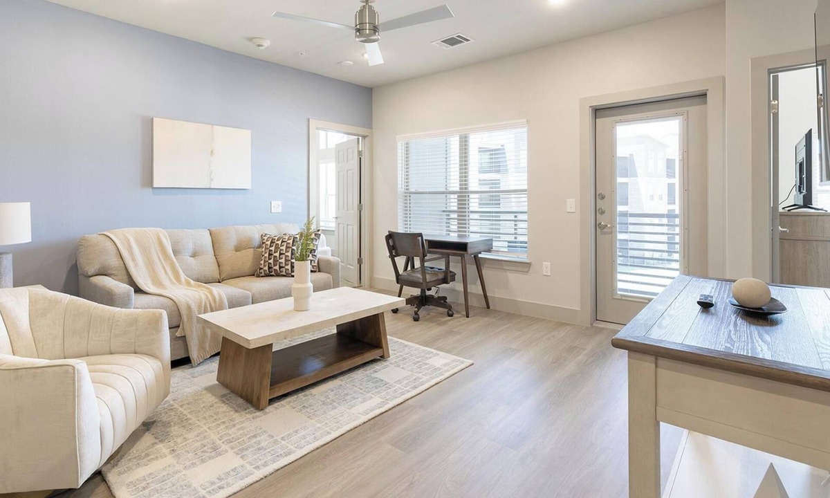 Midlothian Apartment | Landing | Stylish 2BD, Game Room, Clubhouse