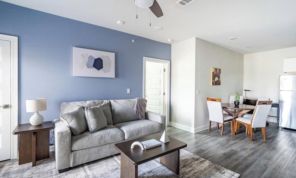 Harvey Apartment | Landing | Stylish 2BD, Gym, Clubhouse