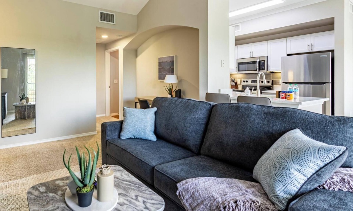 Webster Apartment | Landing | Stylish 2BD, Gym