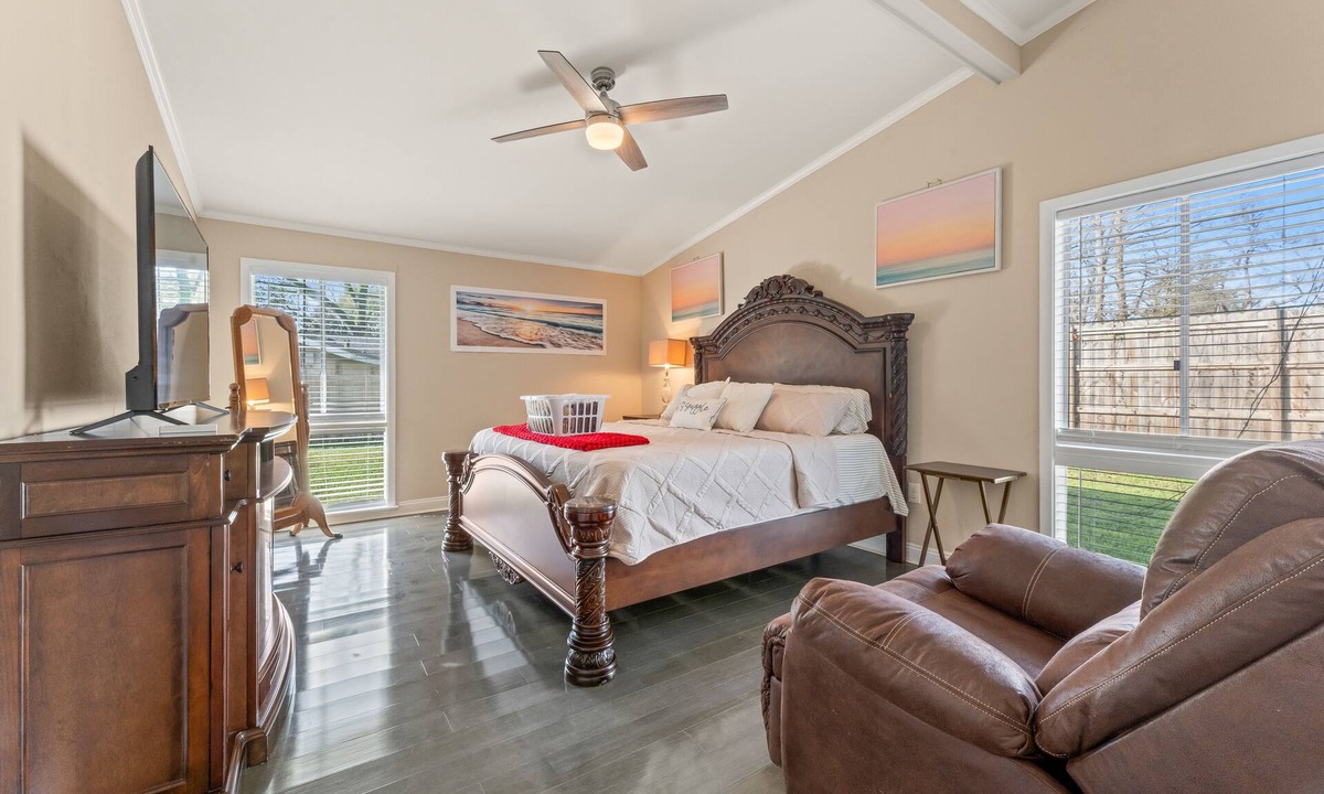 Westminster House | Large 4BR House with Game Room Close to Everything