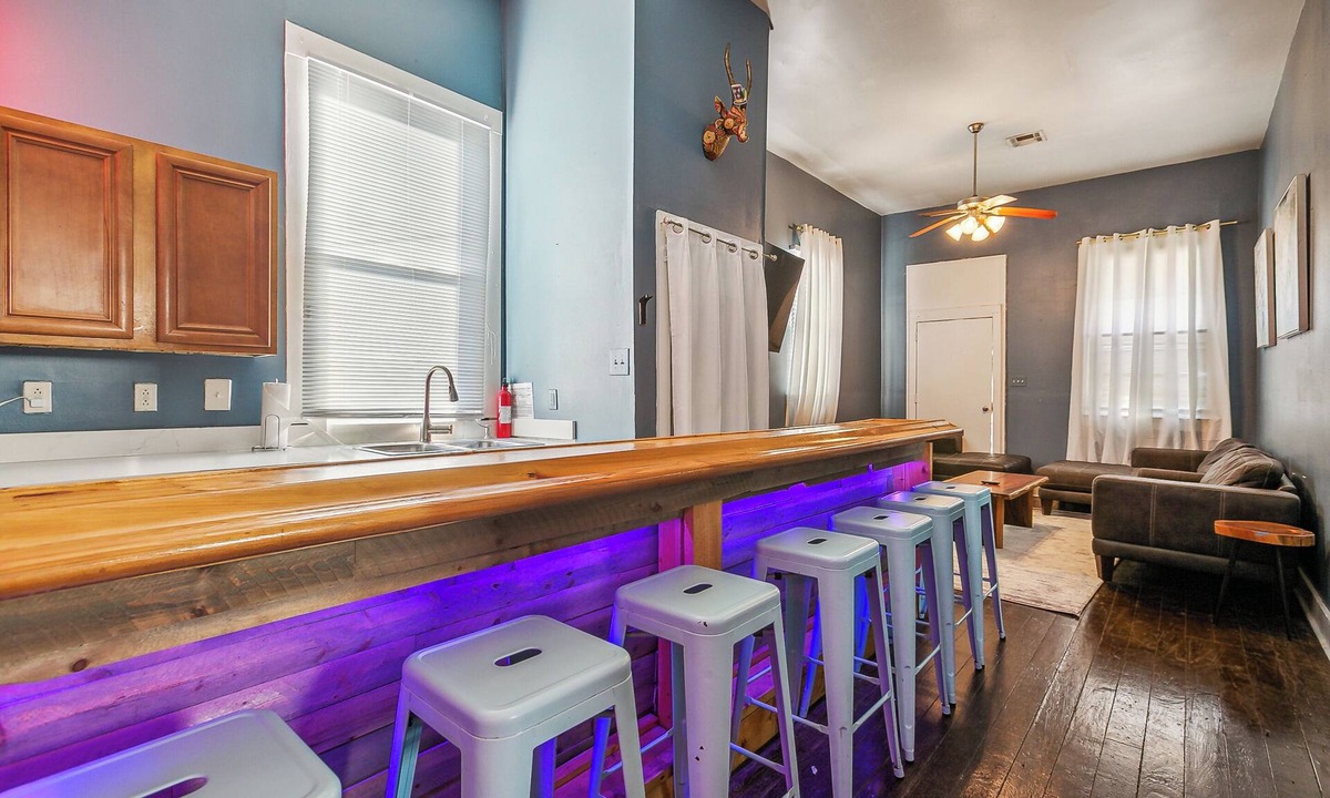 Saint Claude House | Large Group Bywater House
