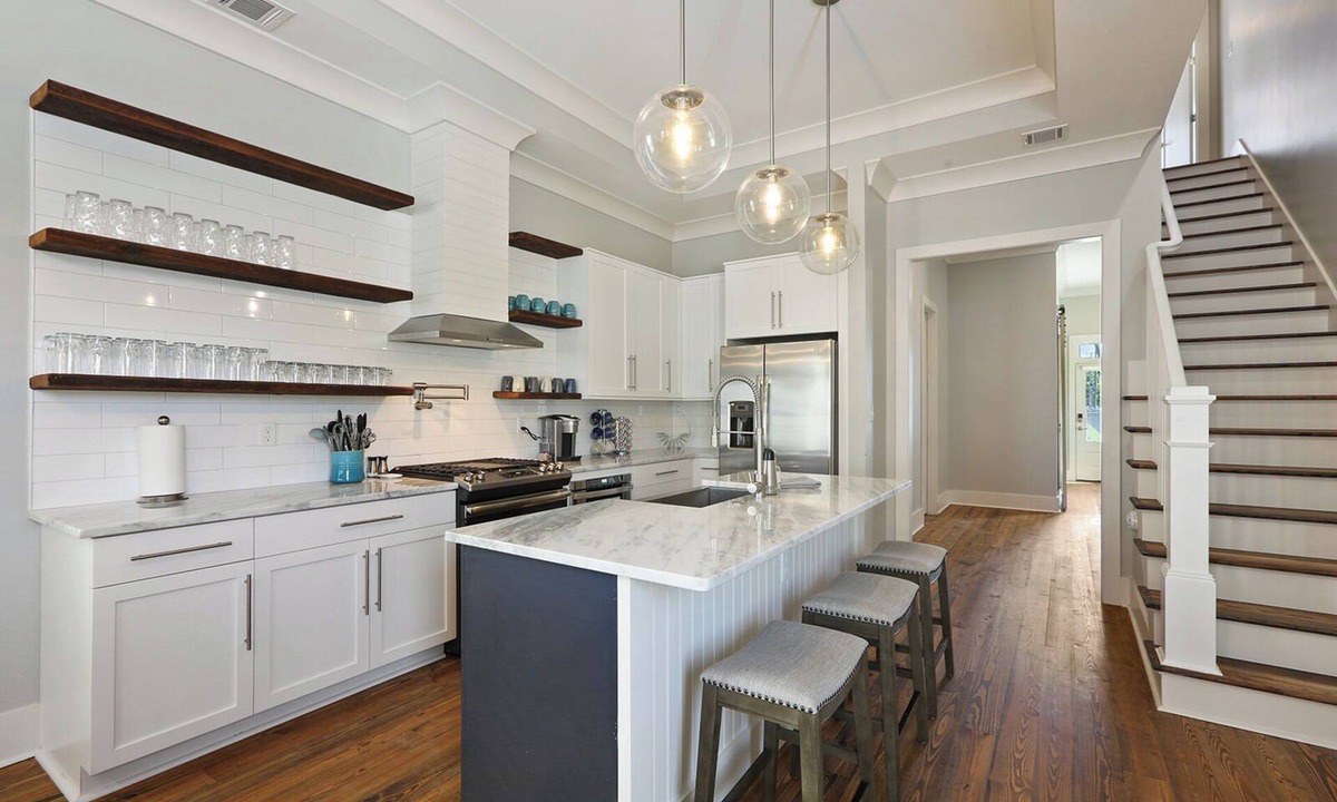 Faubourg Lafayette House | Large Home w/Outdoor Space, Walk to Streetcar!