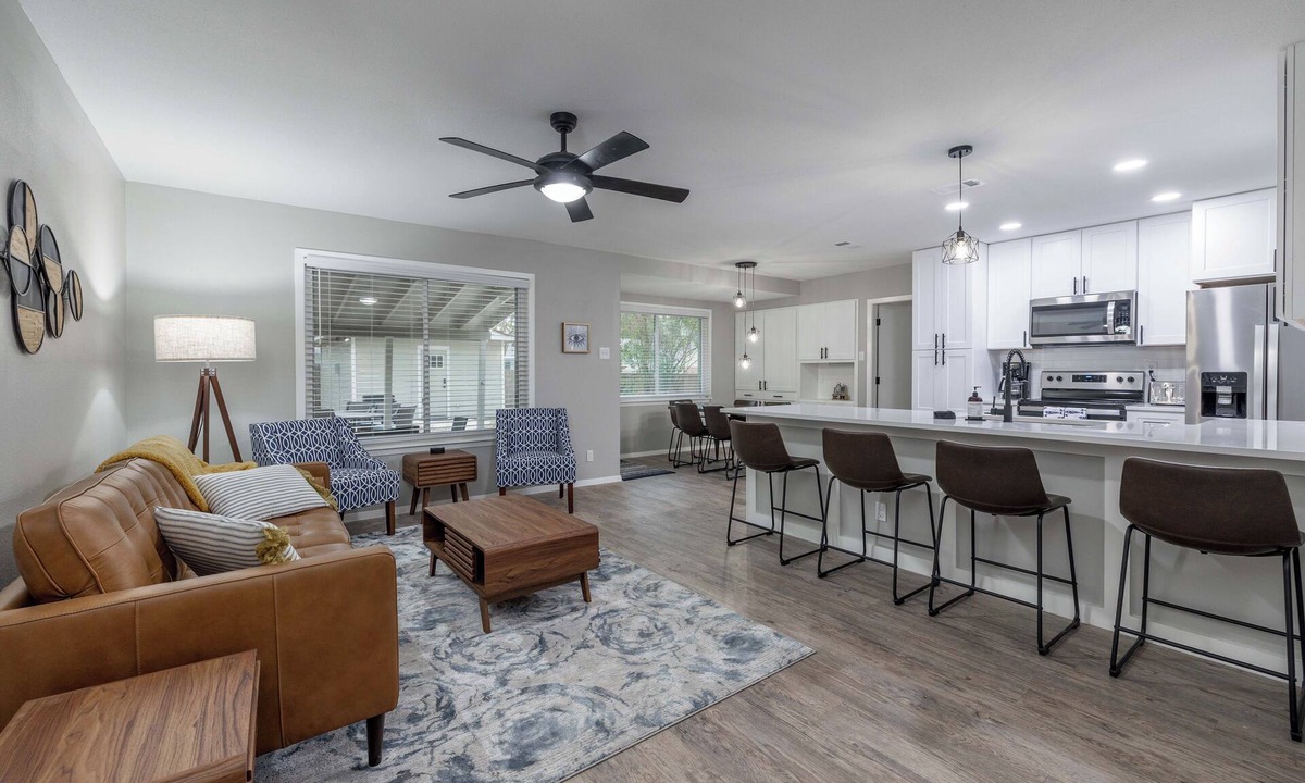 North San Antonio - SAT House | Large home with Casita - Only 5 mins from airport!