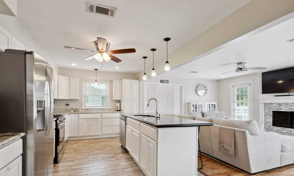 Milneburg House | Large NOLA Home 4 bedroom 3.5 bathroom!!!