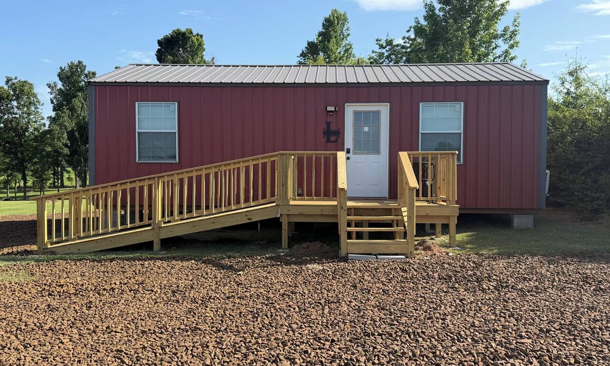 Huxley House | Lightfoot LakeHouse - Terrific 1-bedroom house in cozy Huxley, TX at Toledo Bend