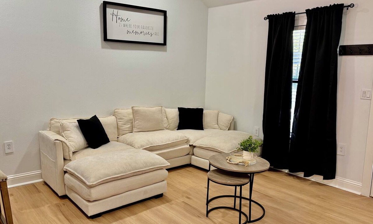 Pleasant Grove House | Lovely 3-bedroom house with AC in vibrant Dallas