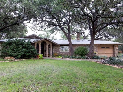 Georgetown House | Lovely Cottage Rental with Waterfall on San Gabriel River near Austin, Texas