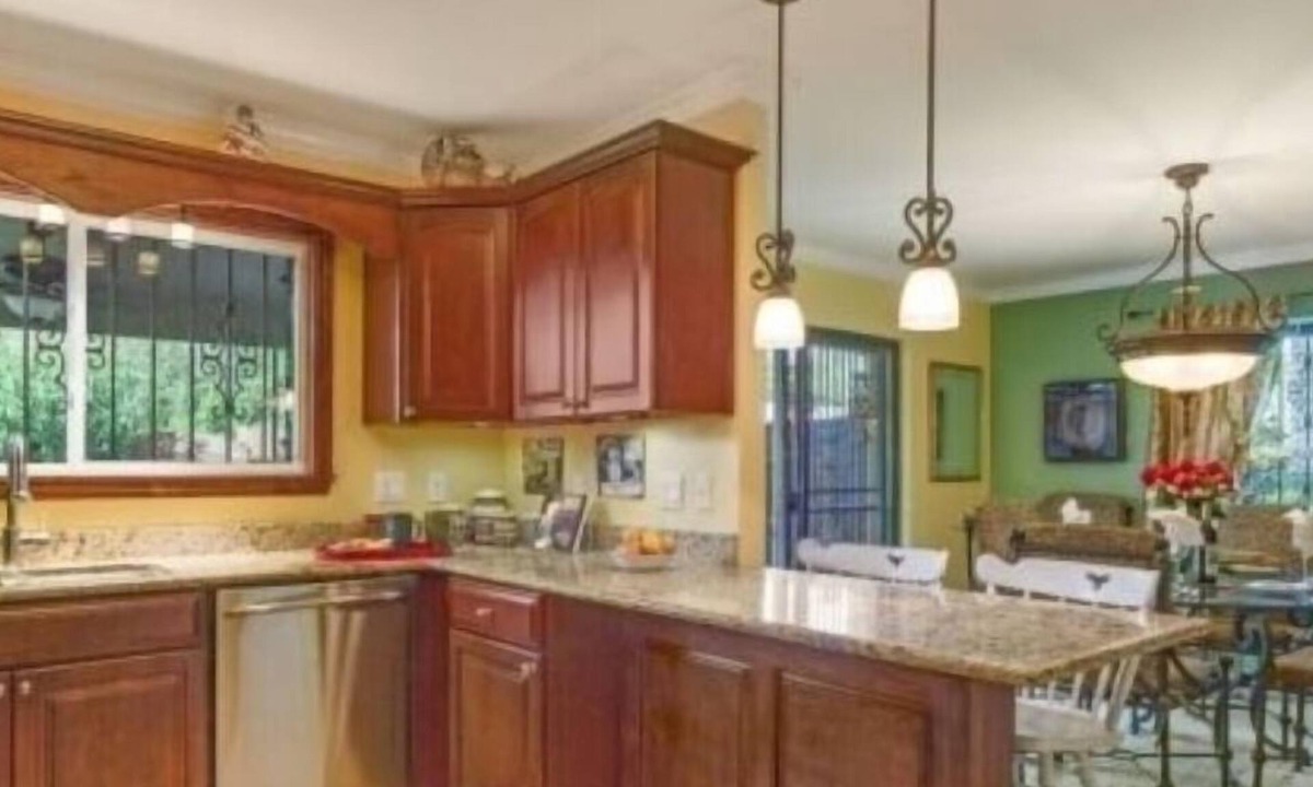Hidden Creek House | Lovely patio home w/garden, Lg. Community Pool close.