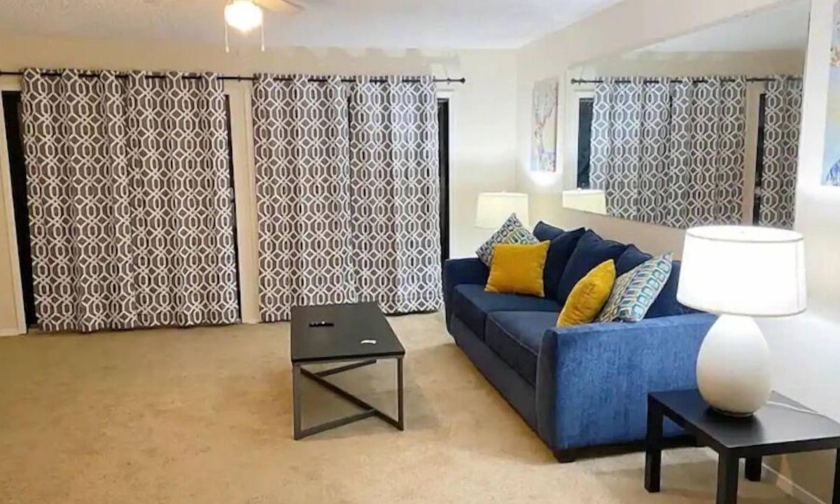 Crosby House | Lovely Spacious 2 Bedroom condo