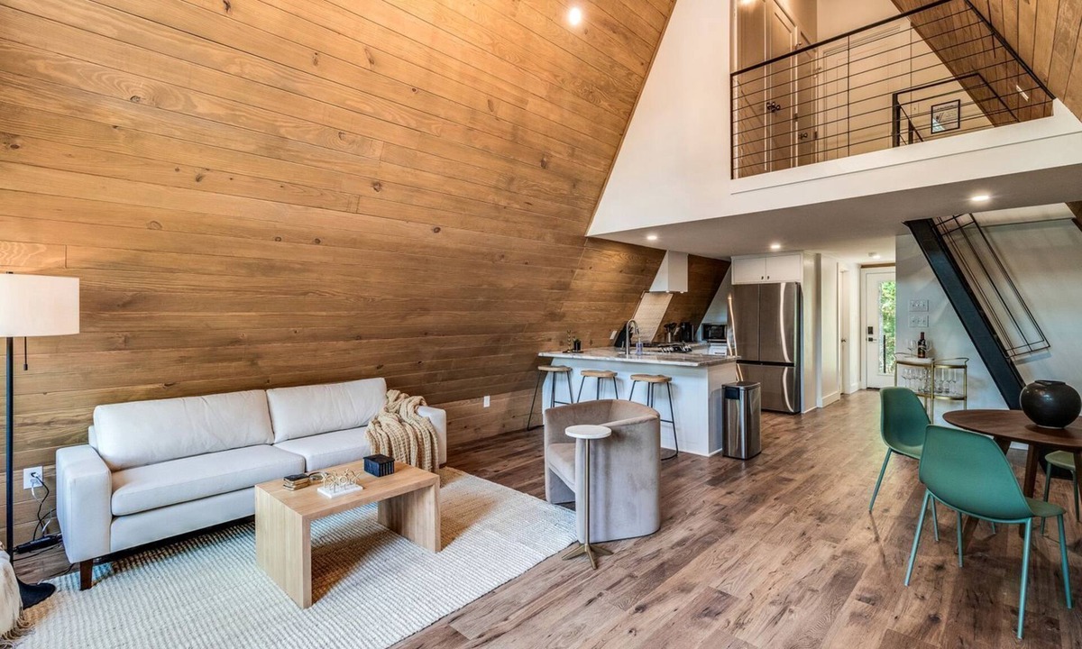 New Iberia House | Luminous Elegant A-Frame with Jacuzzi and Lofted Areas in Louisiana