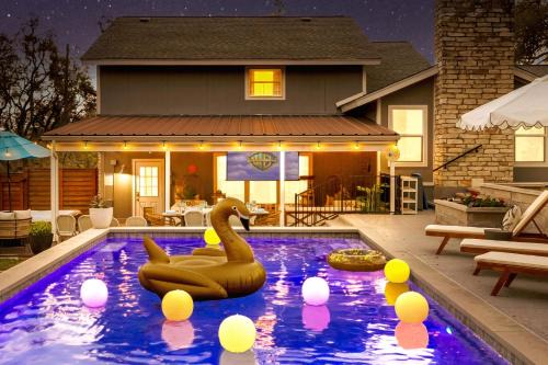 West Oak Hill House | Lux 5BR gem with Heated Pool, SPA, and Outdoor Movie Theater