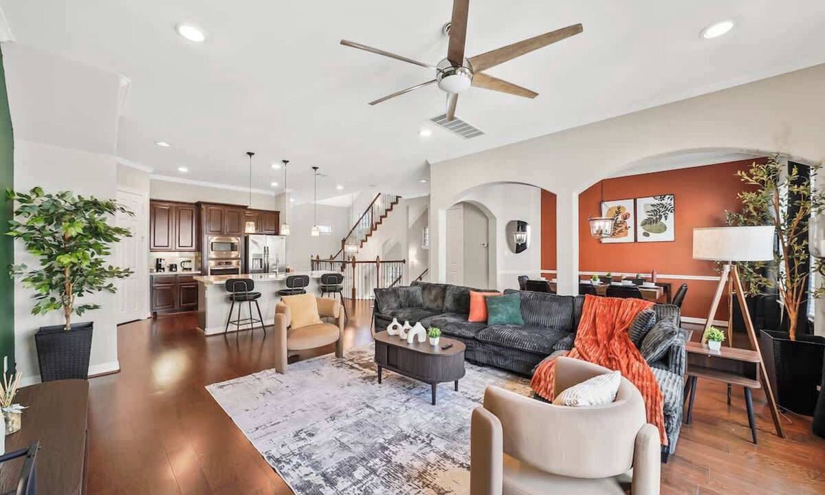 Spring Shadows Condo | Luxe 5BDR Retreat Gated, Fire Pit, BBQ, Wi-fi