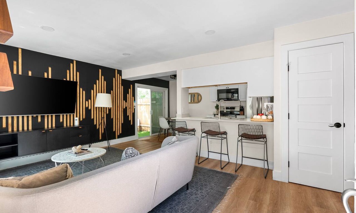 Dawson Condo | Luxury 3mi to DT ~ South Congress ~ Walkable