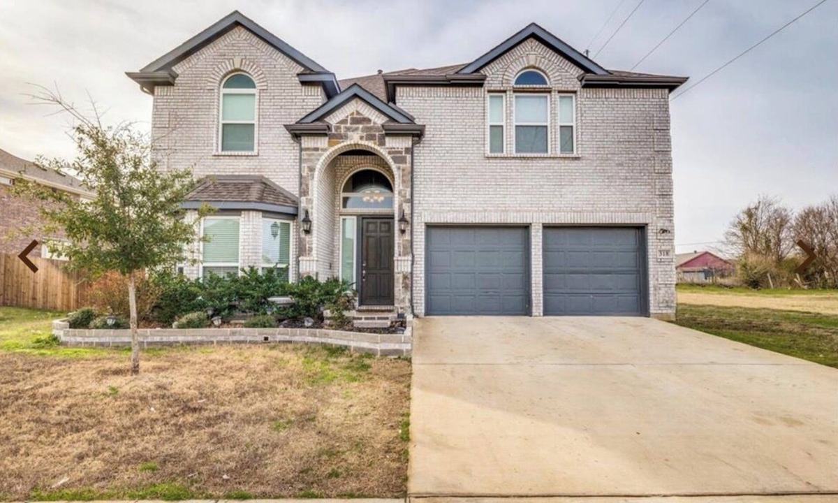 Glenn Heights House | Luxury 4BR Dallas Retreat, Theater, Game Room & Yard, Sleeps 16