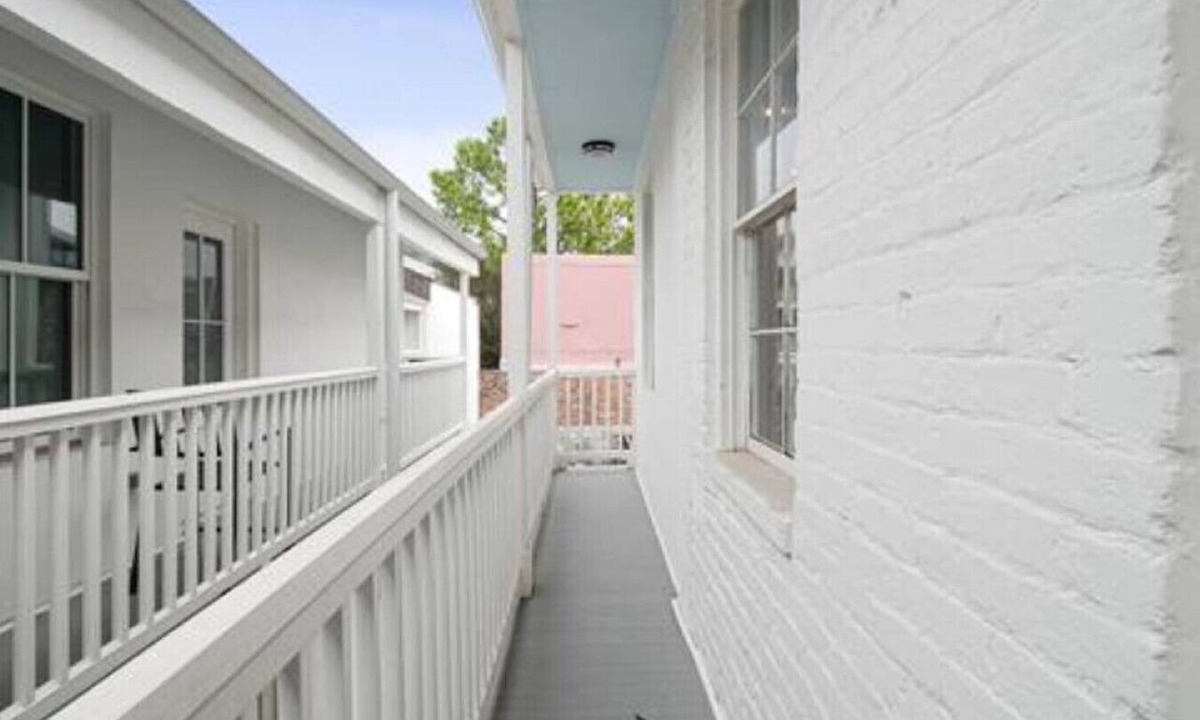 Lower Garden District Condo | Luxury Condo 1 Bed 1.5 Bath Block off Magazine