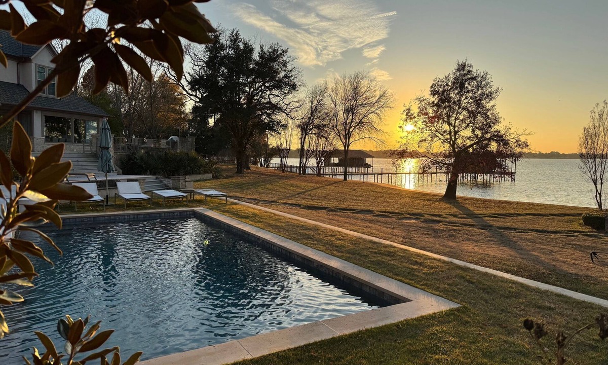 Malakoff House | Luxury Lakefront 6BR w/Heated Pool, Spa, Epic view