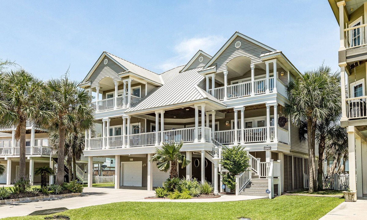 Pirates Beach West House | Luxury Pirates Beach home with private pool, tropical bar, hot tub, WiFi & gym