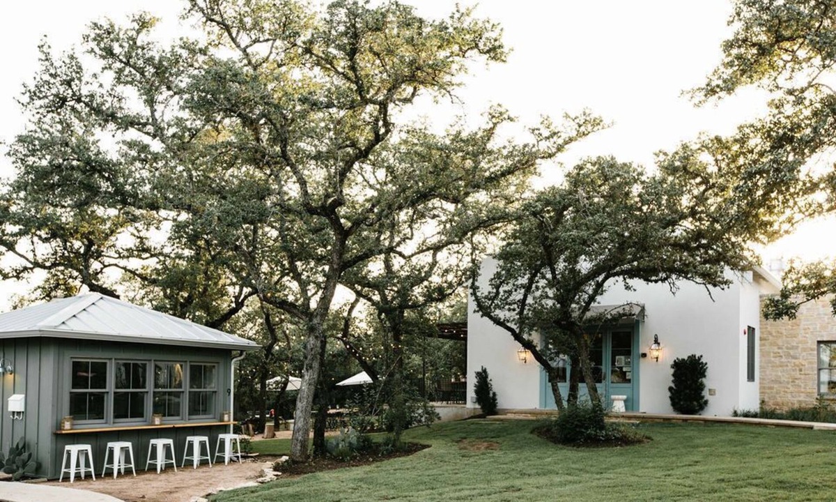 Austin Cottage | Luxury Retreat | Saltwater Pool | Onsite Restaurant