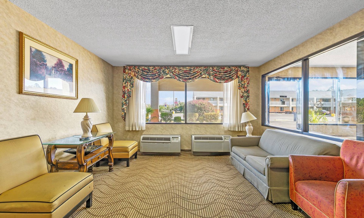 Hattiesburg Hotel | Magnolia Inn Townhouse Hattiesburg MS I-59