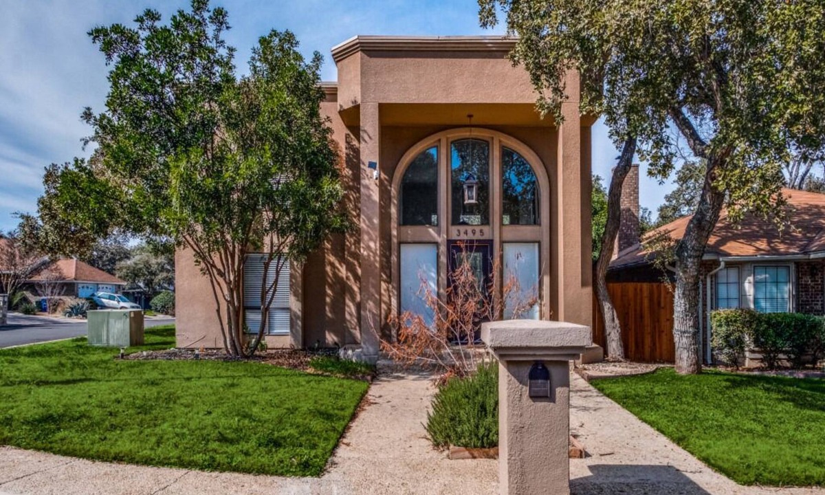 Vance Jackson House | Miami Style House in San Antonio
