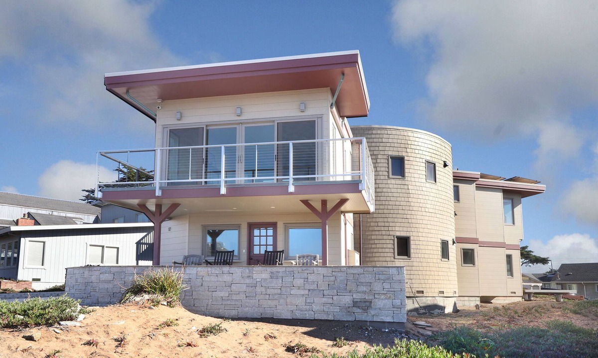 Dillon Beach House | Millenium Falcon DB