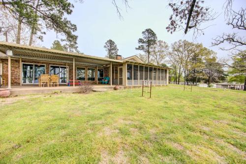 Mineola House | Mineola Lake House w/Dock & Fire Pit!