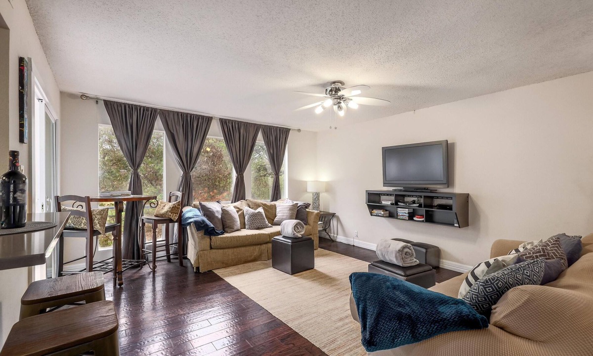 Zilker House | Minutes to it all! Restaurants, Parks, Trails. Pet's Ok